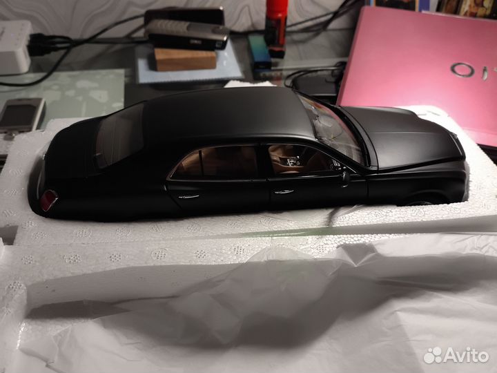 Коллекционные машинки 1 18