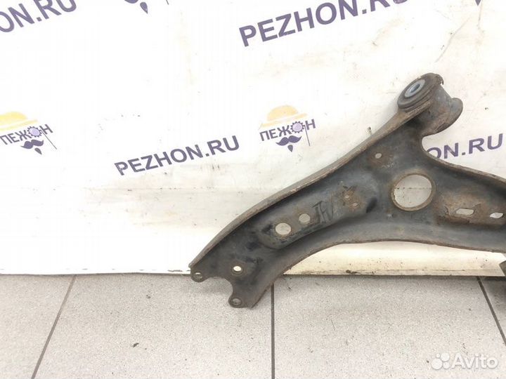 Рычаг передний правый Volkswagen Tiguan