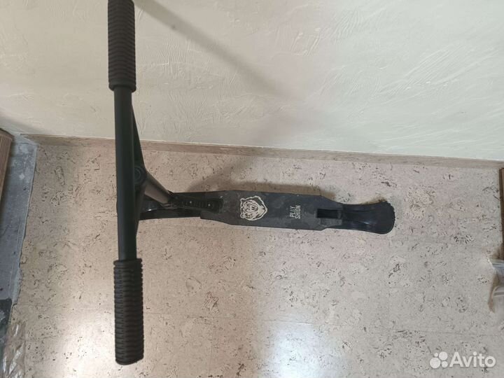 Снежный трюковой самокат