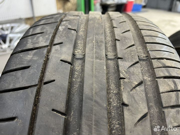 Dunlop SP Sport Maxx 050+ 245/40 R19 и 275/35 R19 98Y