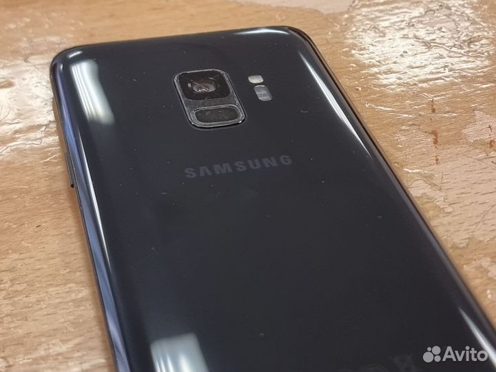 Samsung Galaxy S9, 4/64 ГБ