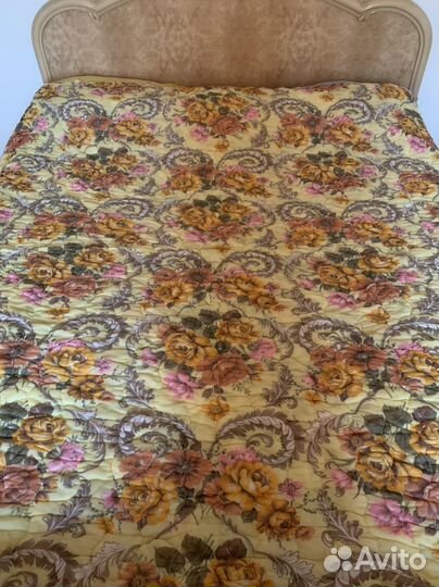 Покрывало на кровать новое 2.0*1.9м