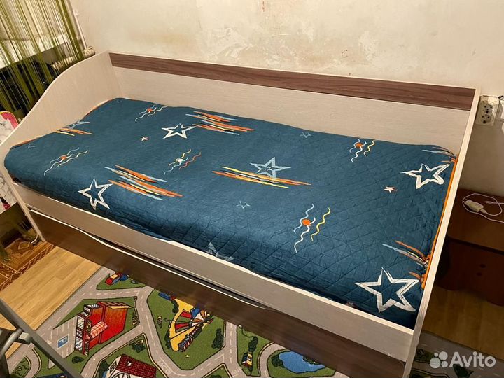 Кровать