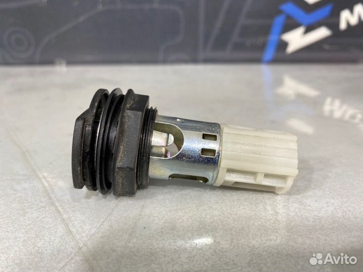 Розетка прикуривателя Volkswagen Passat Variant B6