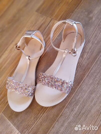 Сандалии для девочки