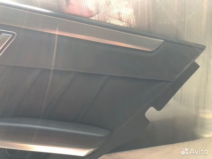 Обшивка двери задняя правая Mercedes-Benz E-Class