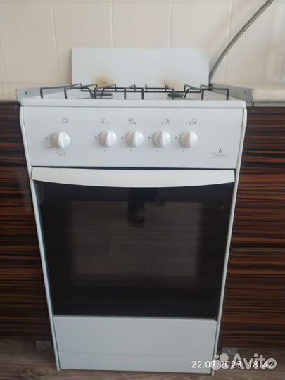 Продам газовую плиту