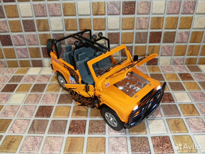 УАЗ 469 44 Rally 1:24 17 см новая
