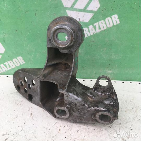 Кронштейн опоры двигателя Ауди А4 Б5