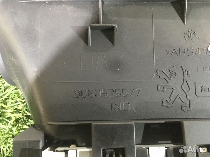 Дисплей Peugeot 308