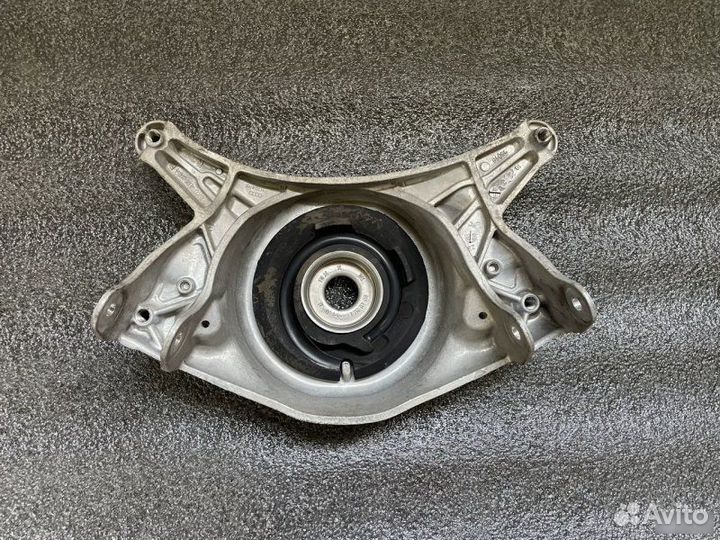 Опора стойки передняя правая Audi A4 B8 2.0 tfsi