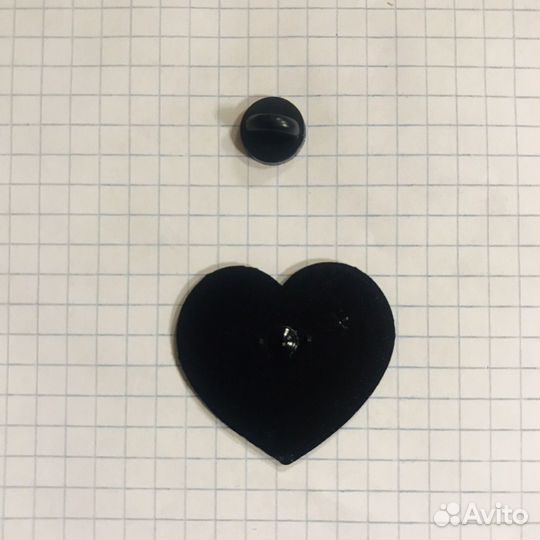 Значок на лацкан