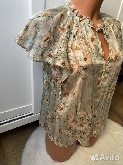 Блузка женская hm с коралловыми пуговицами