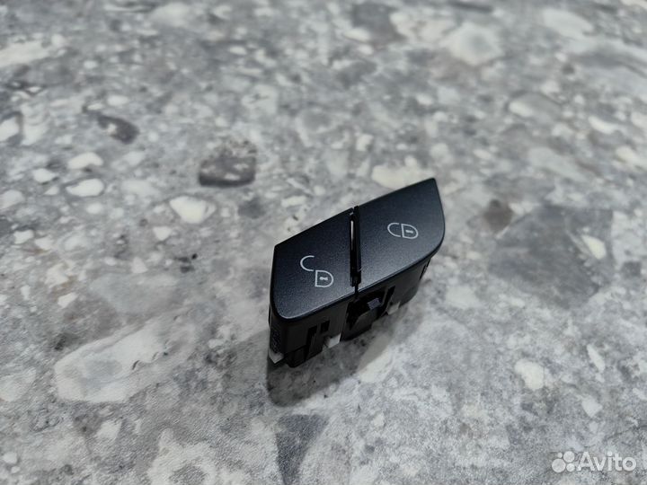 Кнопка открывания двери W164