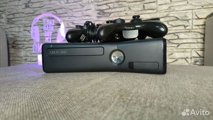 Xbox 360s 40 игр полный комплект