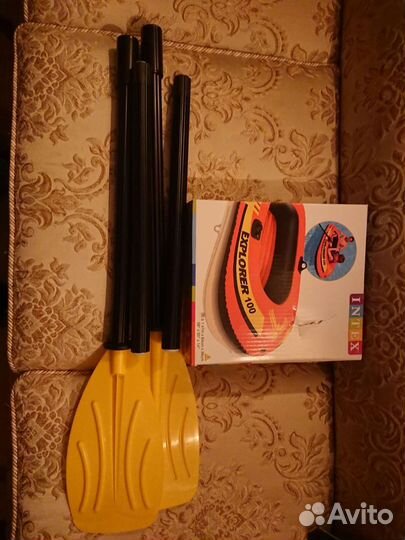 Надувная лодка intex