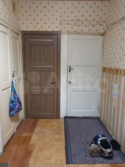 Комната 23 м² в 3-к., 1/2 эт.