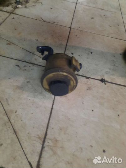 Nissan Primera Р11 бачок гура