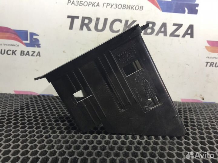 Рамка магнитолы Volvo FH, Volvo FM, Volvo VNL