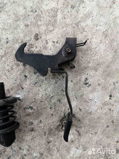 Замок Капота Опель Астра H