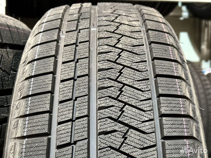 Triangle Snowlink TWT02 235/60 R18 107V