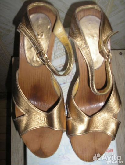 Босоножки - сабо 37-38 золотые дерево- кожа пресс
