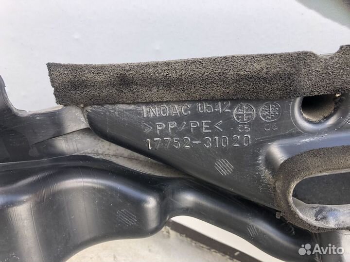 Воздухозаборник на Камри v40