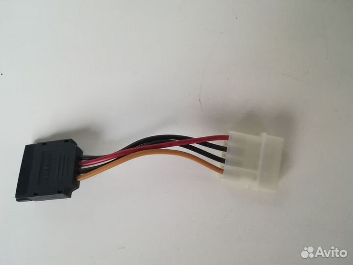 Переходник питания c SATA на Molex