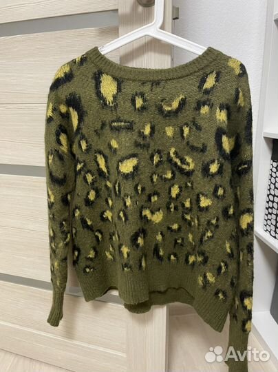 Свитер женский