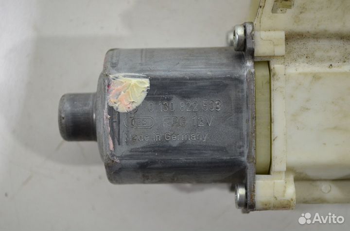 Моторчик стеклоподъемника передний левый