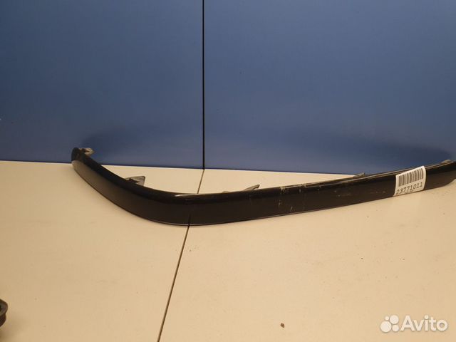 Накладка бампера заднего правая Toyota Avensis T25