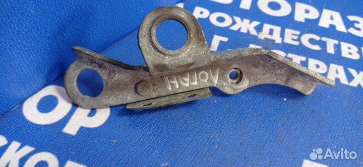 Петля двигателя Renault Logan 1 седан K7J 2008