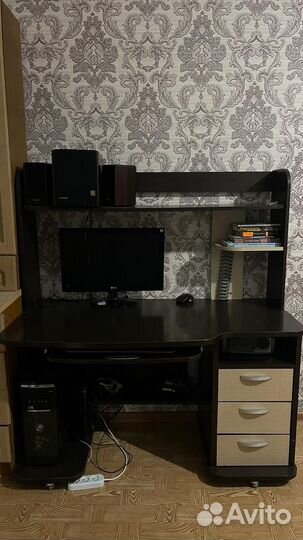 Компьютерный стол