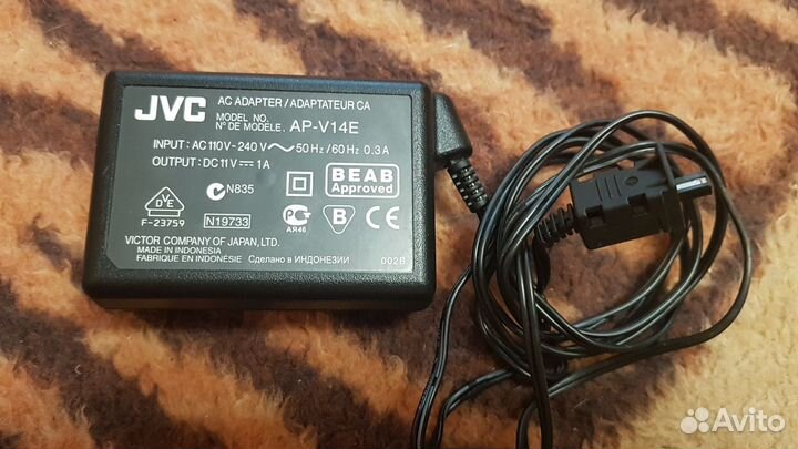 Зарядное устройство для видео камеры