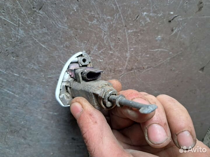 Личинка двери Mercedes w220