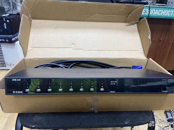 Переключатель (коммутатор) D-Link KVM-440