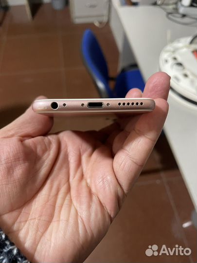 iPhone 6S, 64 ГБ
