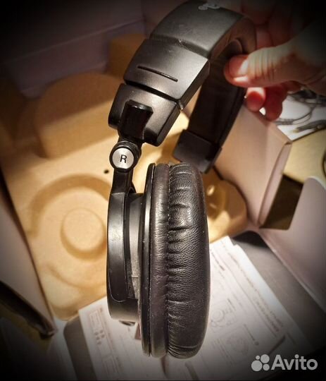 Наушники Audio-Technica ATH-M50X