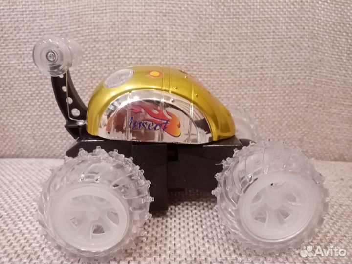 Машинка на радиоуправлении 