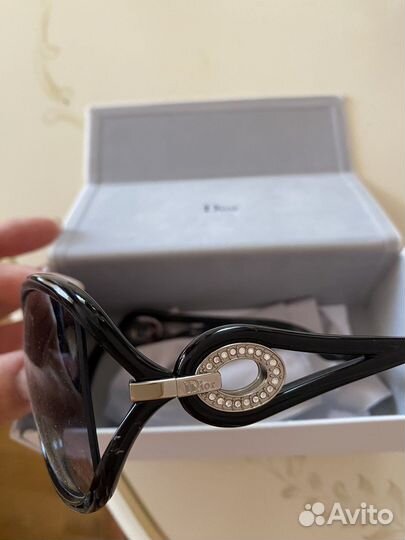 Солнцезащитные очки женские италия