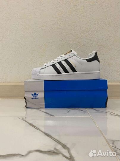 Кроссовки Adidas Superstar (Адидас Суперстар)