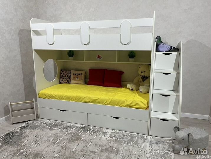 Двухъярусная кровать детская