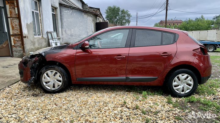 Renault Megane 1.6 CVT, 2014, битый, 120 000 км