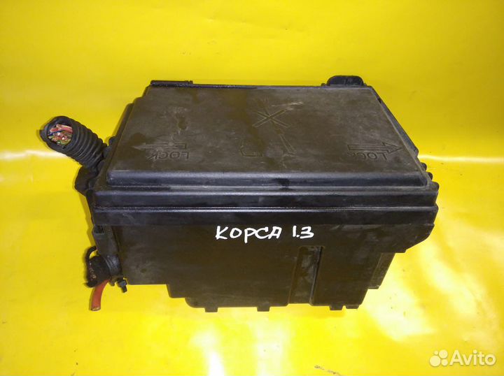 Монтажный блок предохранителей Опель Корса 1,3 диз