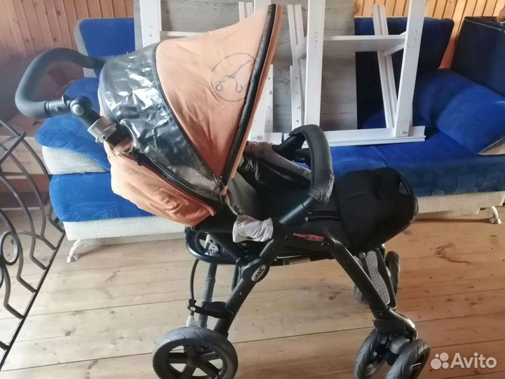 Прогулочная коляска