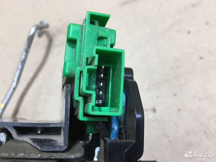 Замок двери задний правый Kia Rio 3 седан