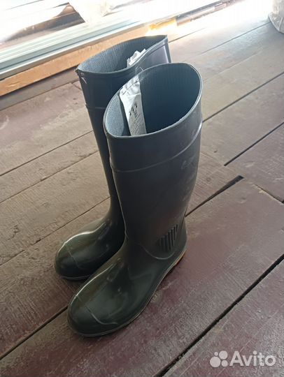 Резиновые сапоги