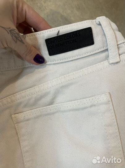 Джинсы белые