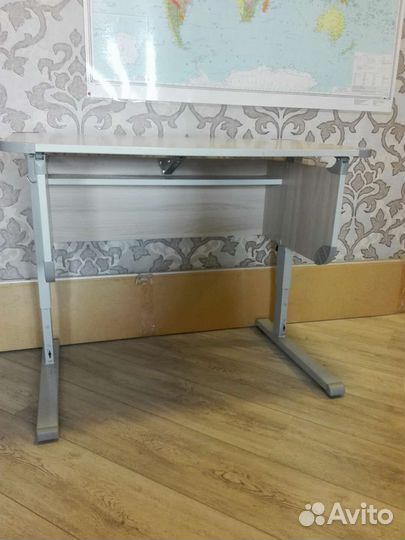 Растущая парта Дэми