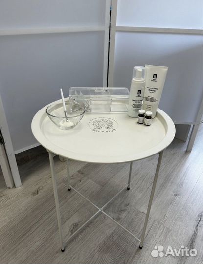 Столик с подносом